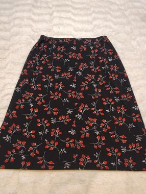 Gas.Co Black And Red Floral Skirt